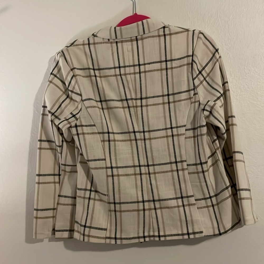 Linen suit jacket - Picture 3 of 3